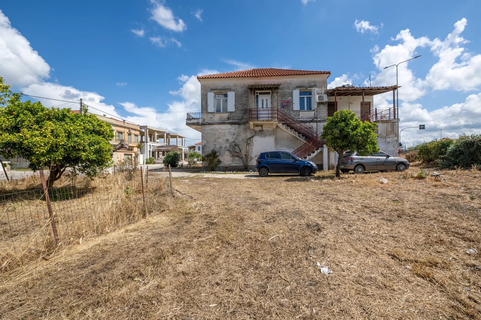 listing card gallery