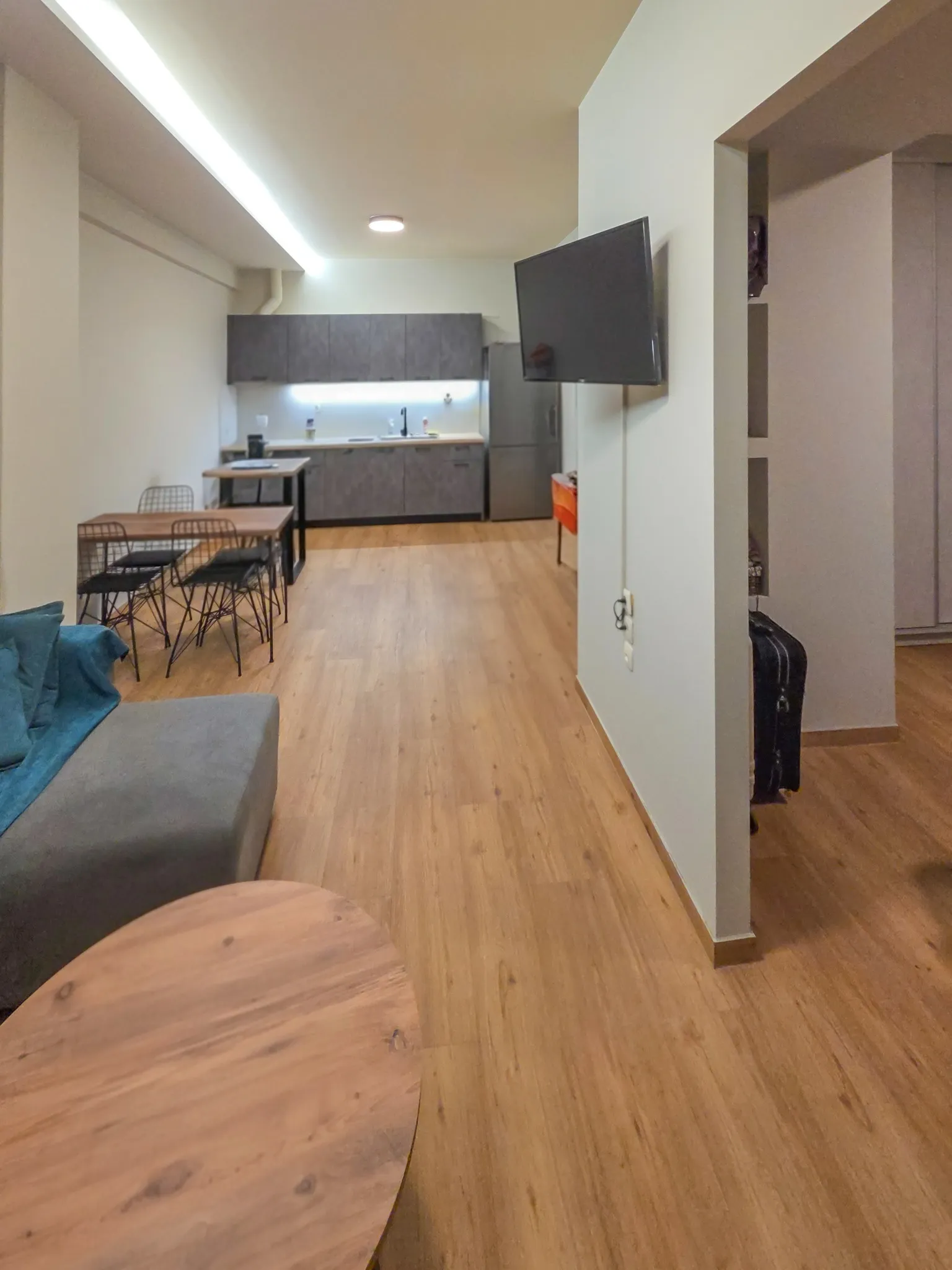 listing card gallery