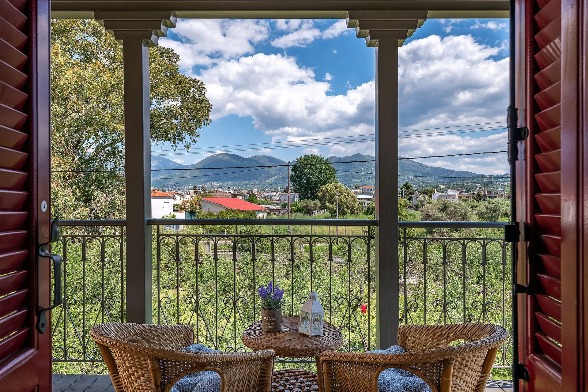 listing card gallery