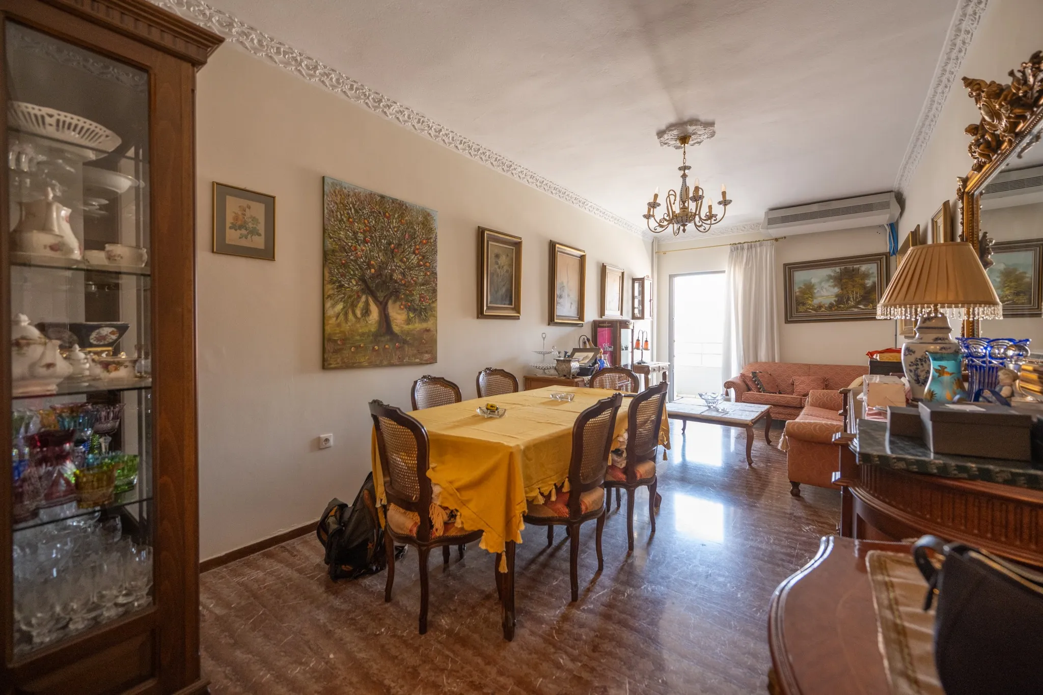 listing card gallery