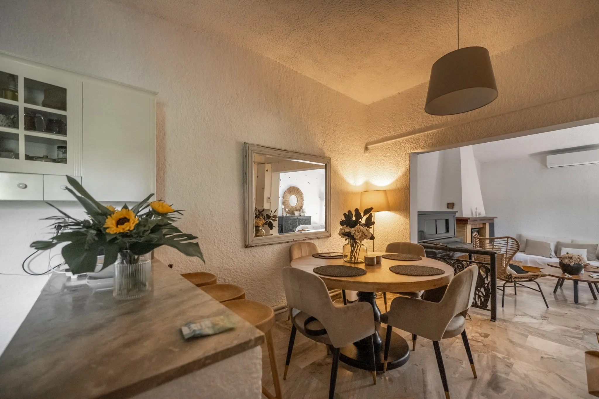 listing card gallery