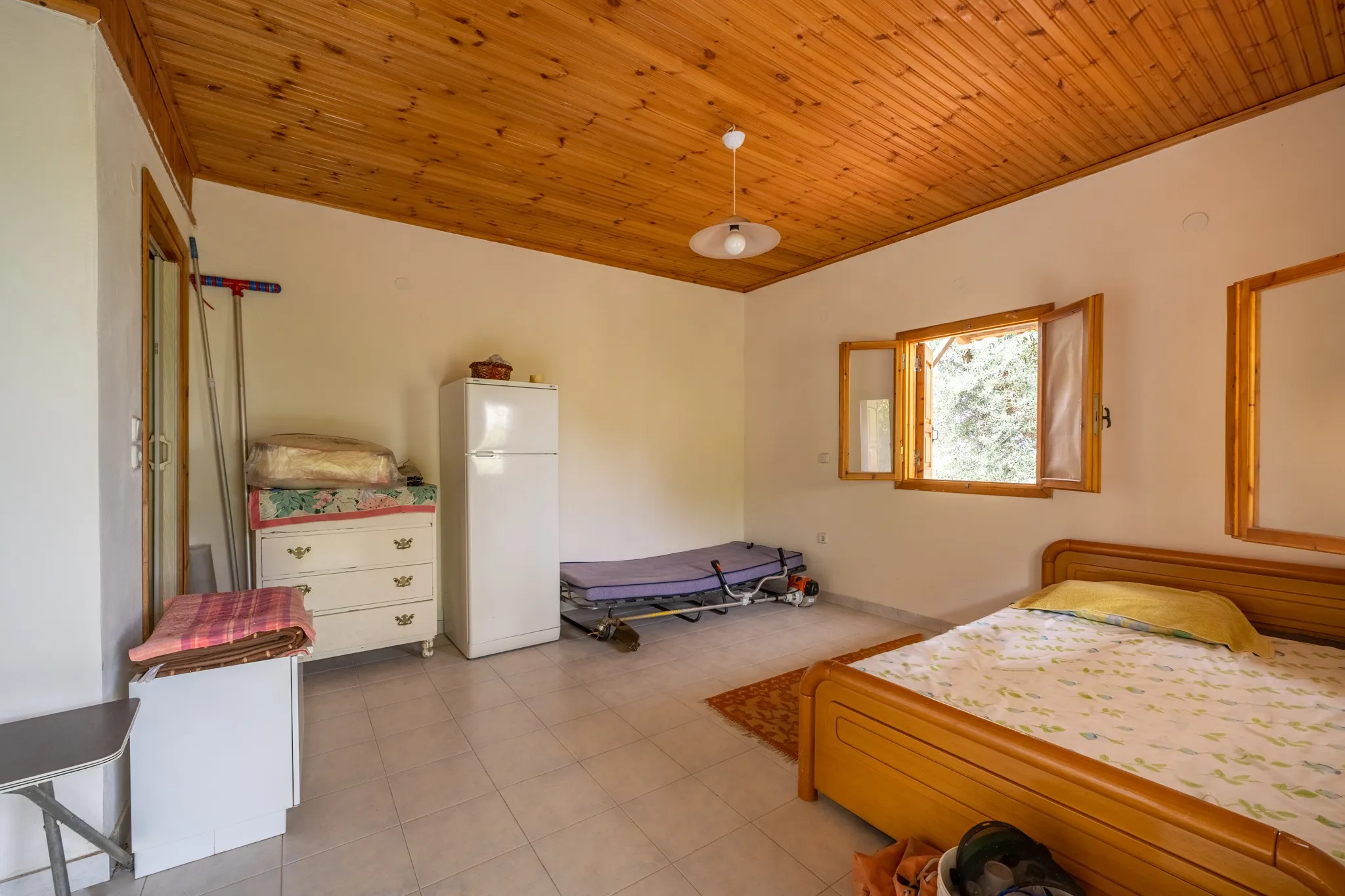 listing card gallery