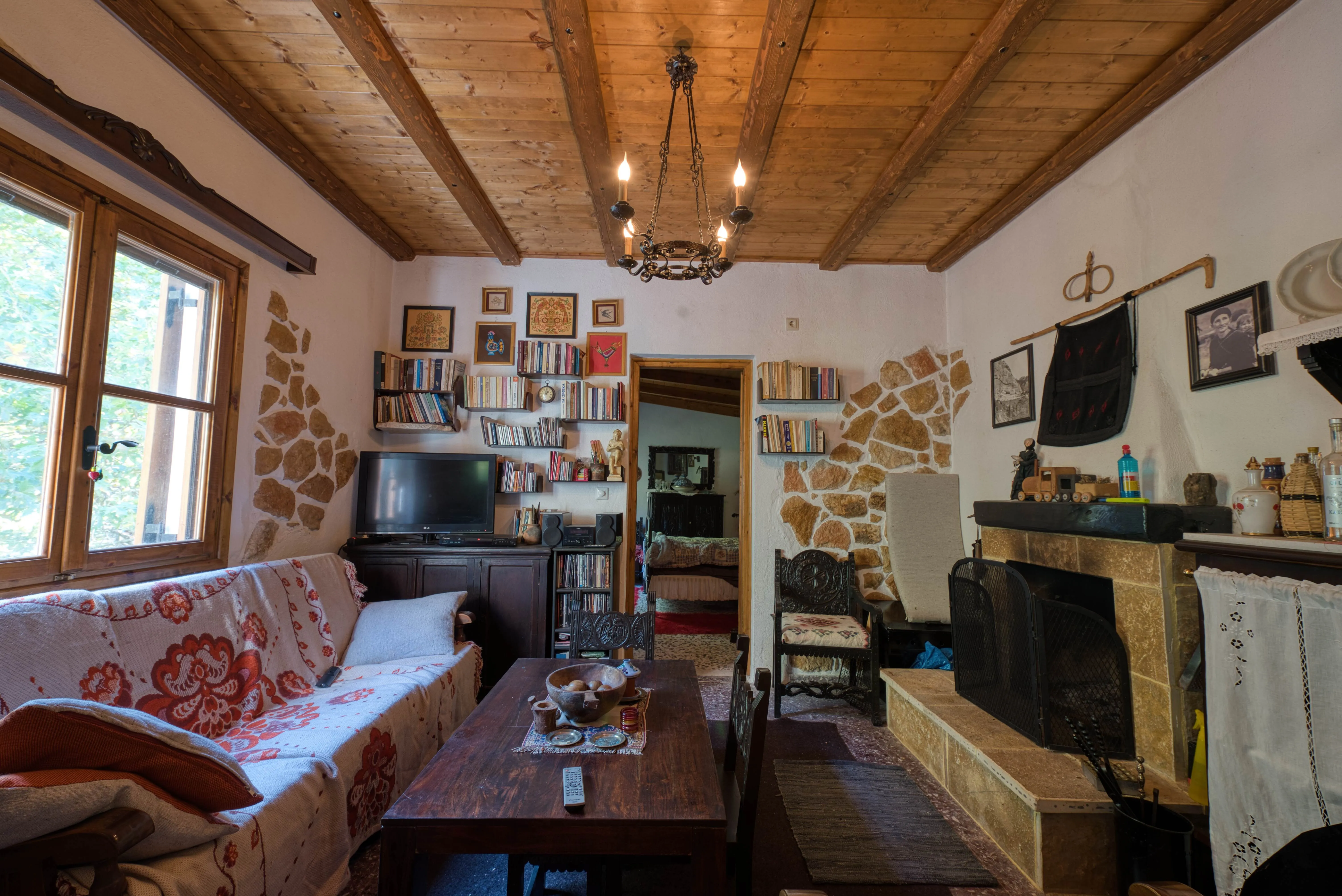 listing card gallery