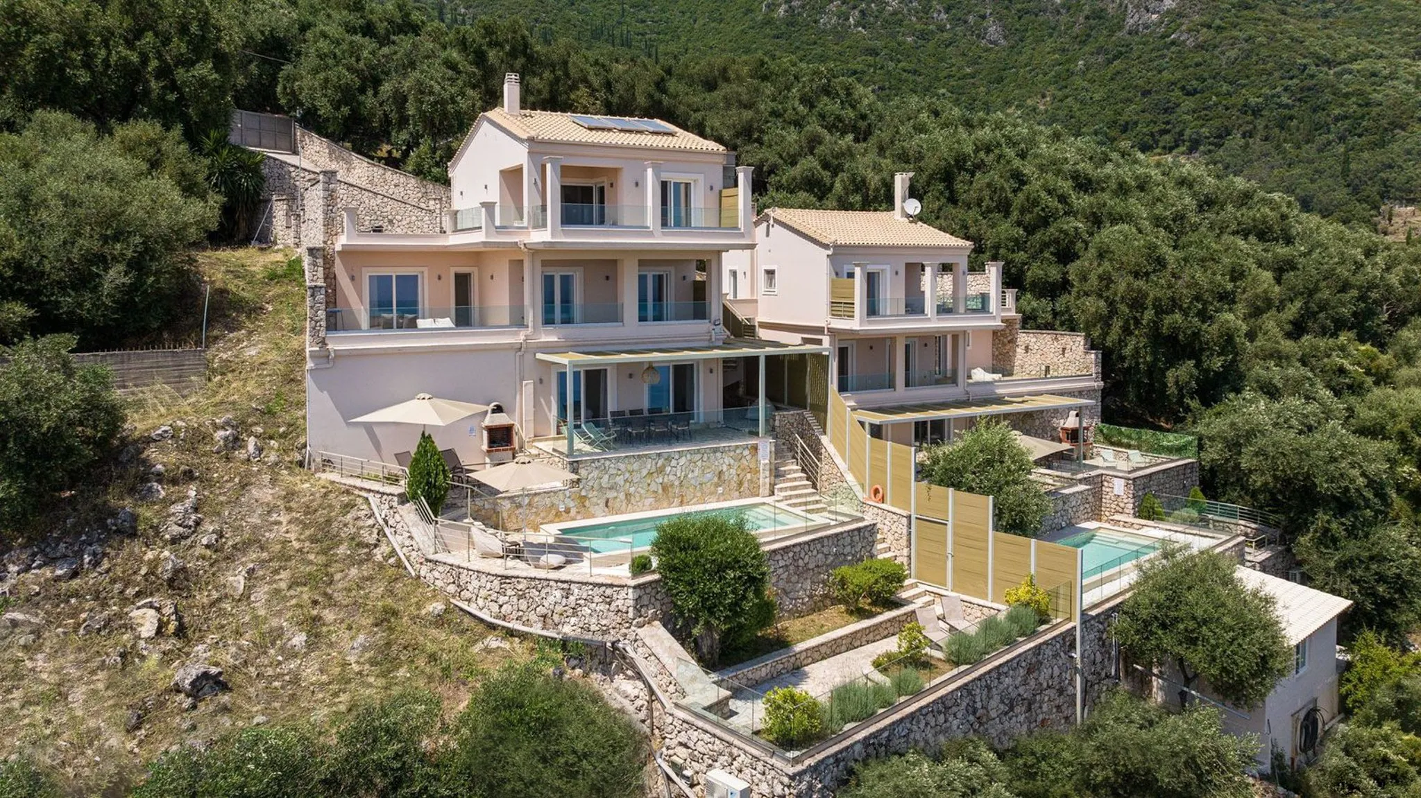 listing card gallery