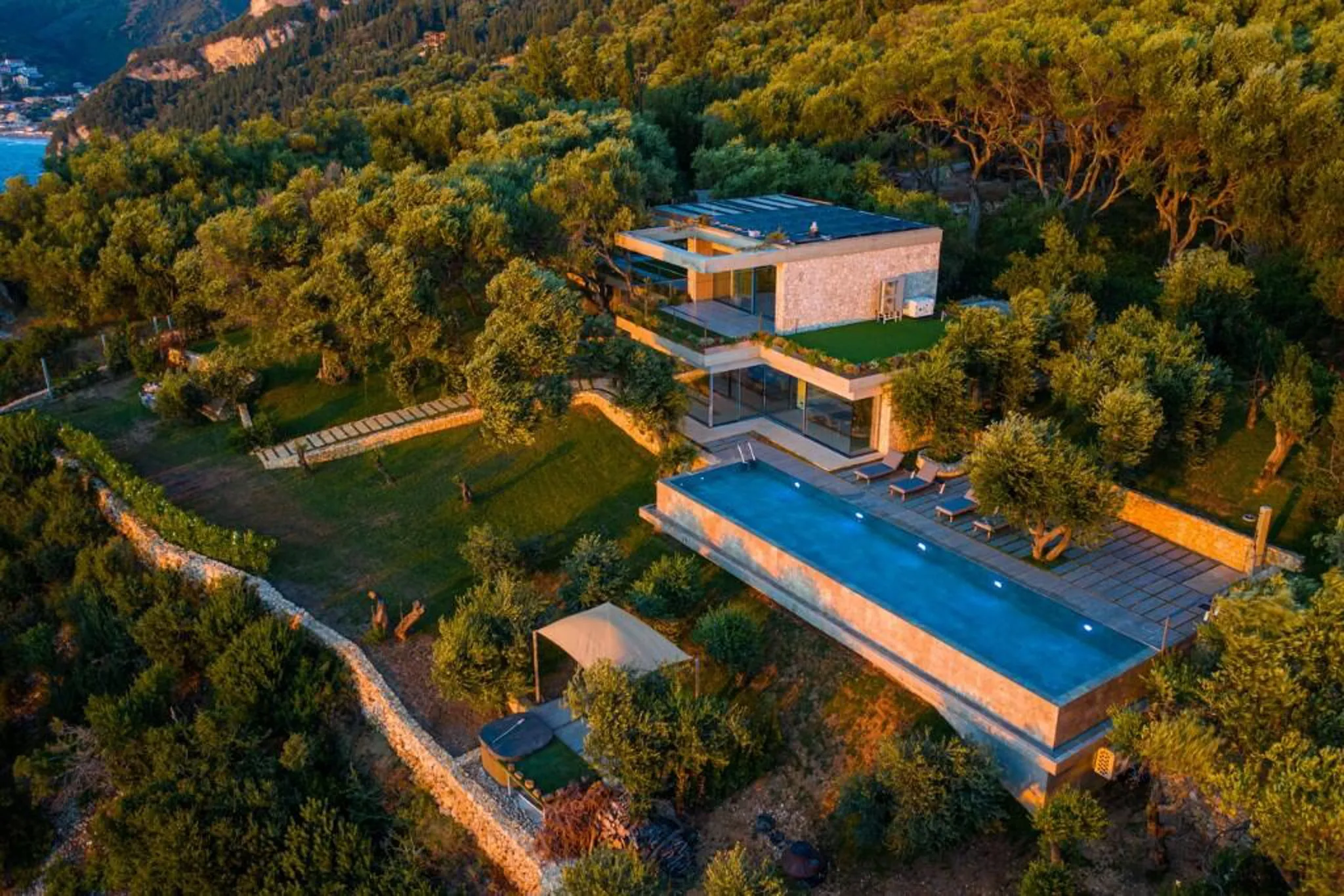 listing card gallery