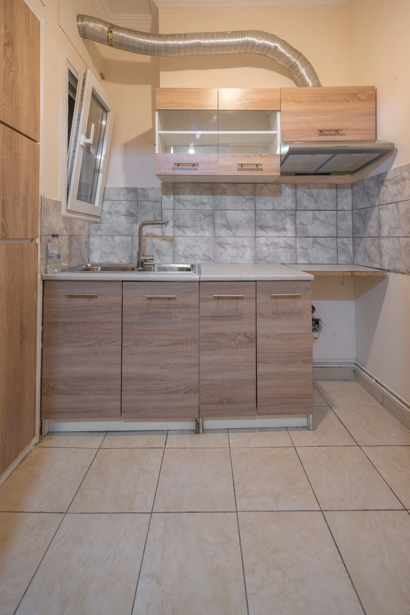 listing card gallery