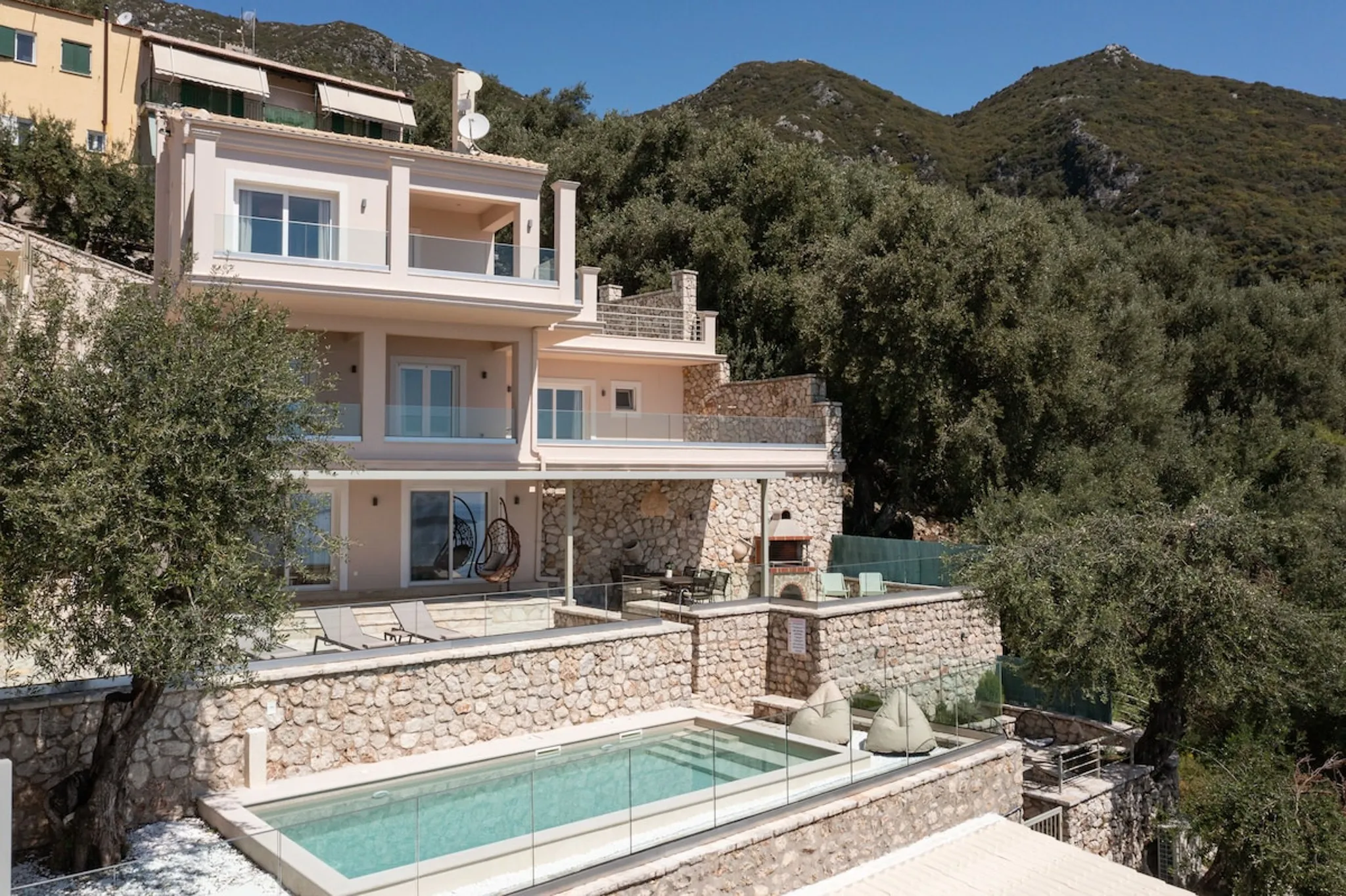 listing card gallery