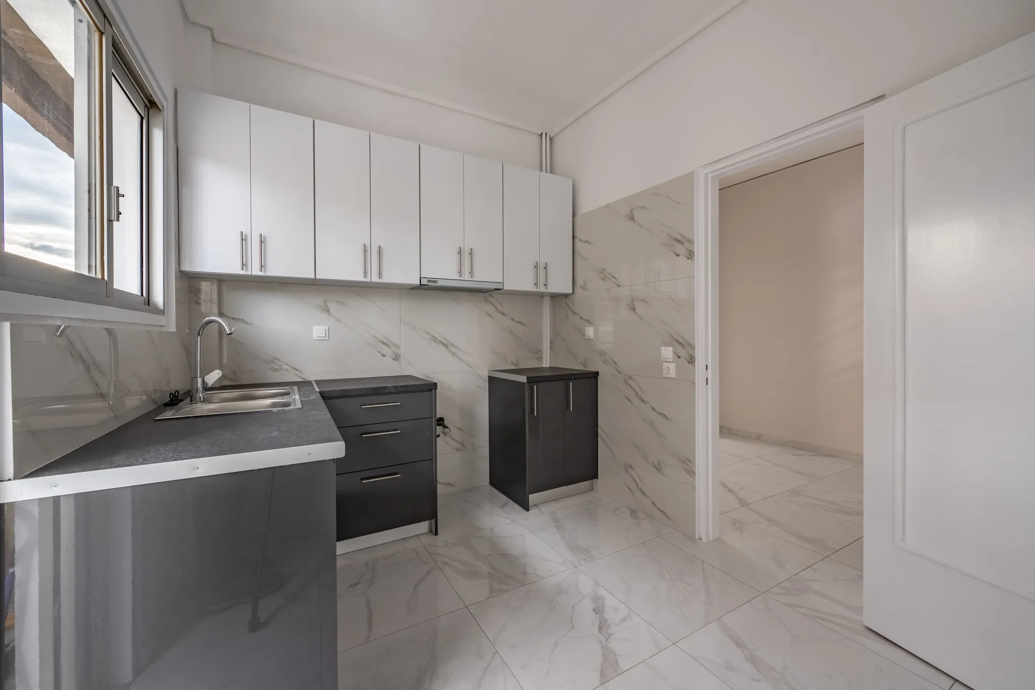 listing card gallery