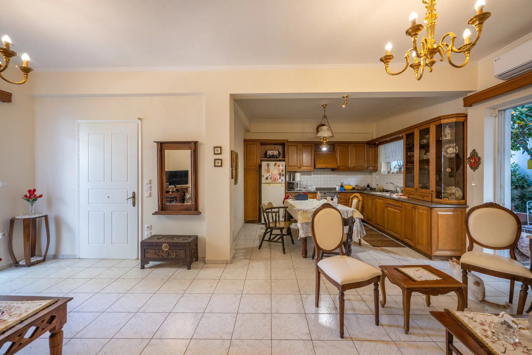 listing card gallery