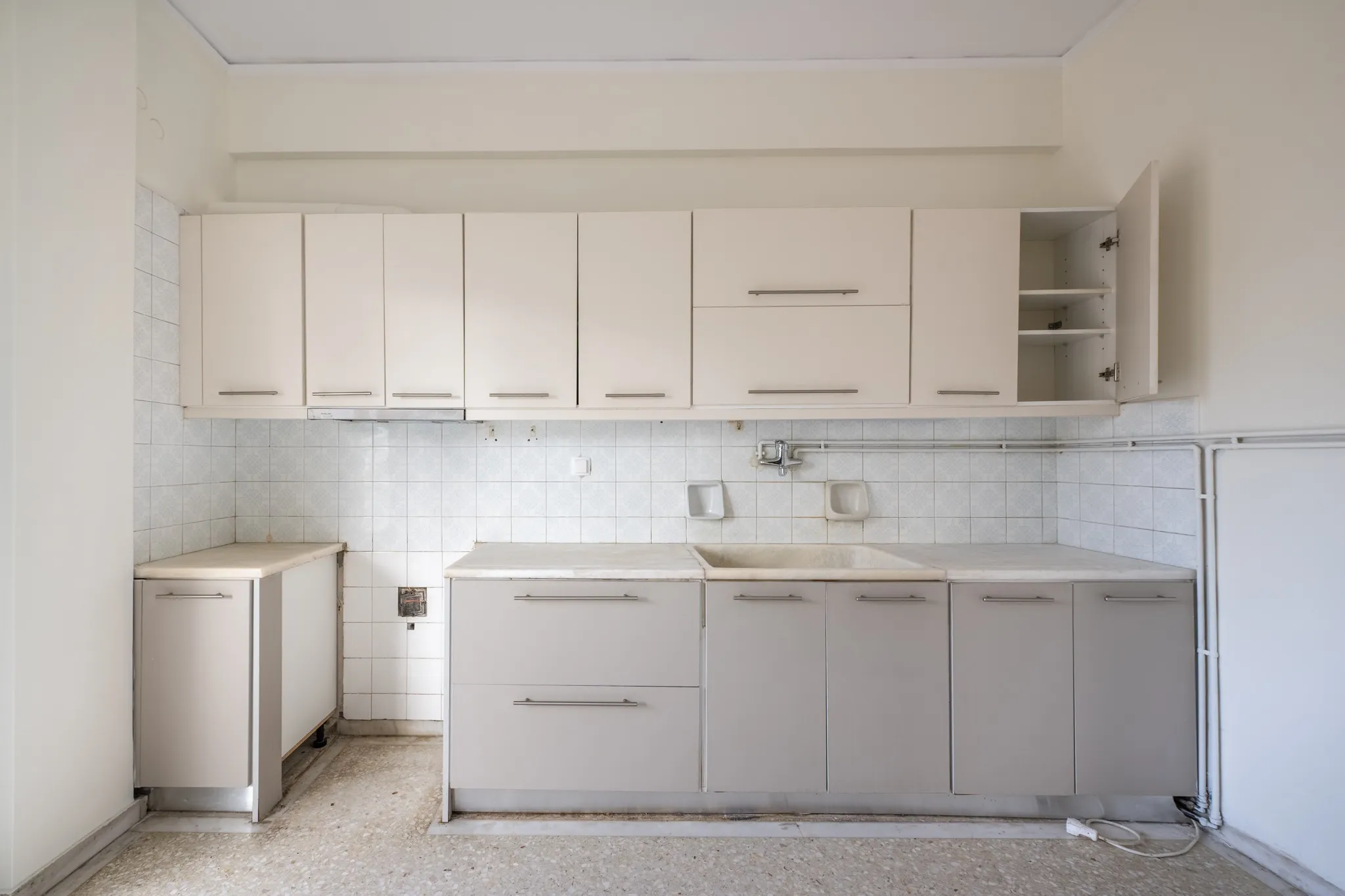 listing card gallery