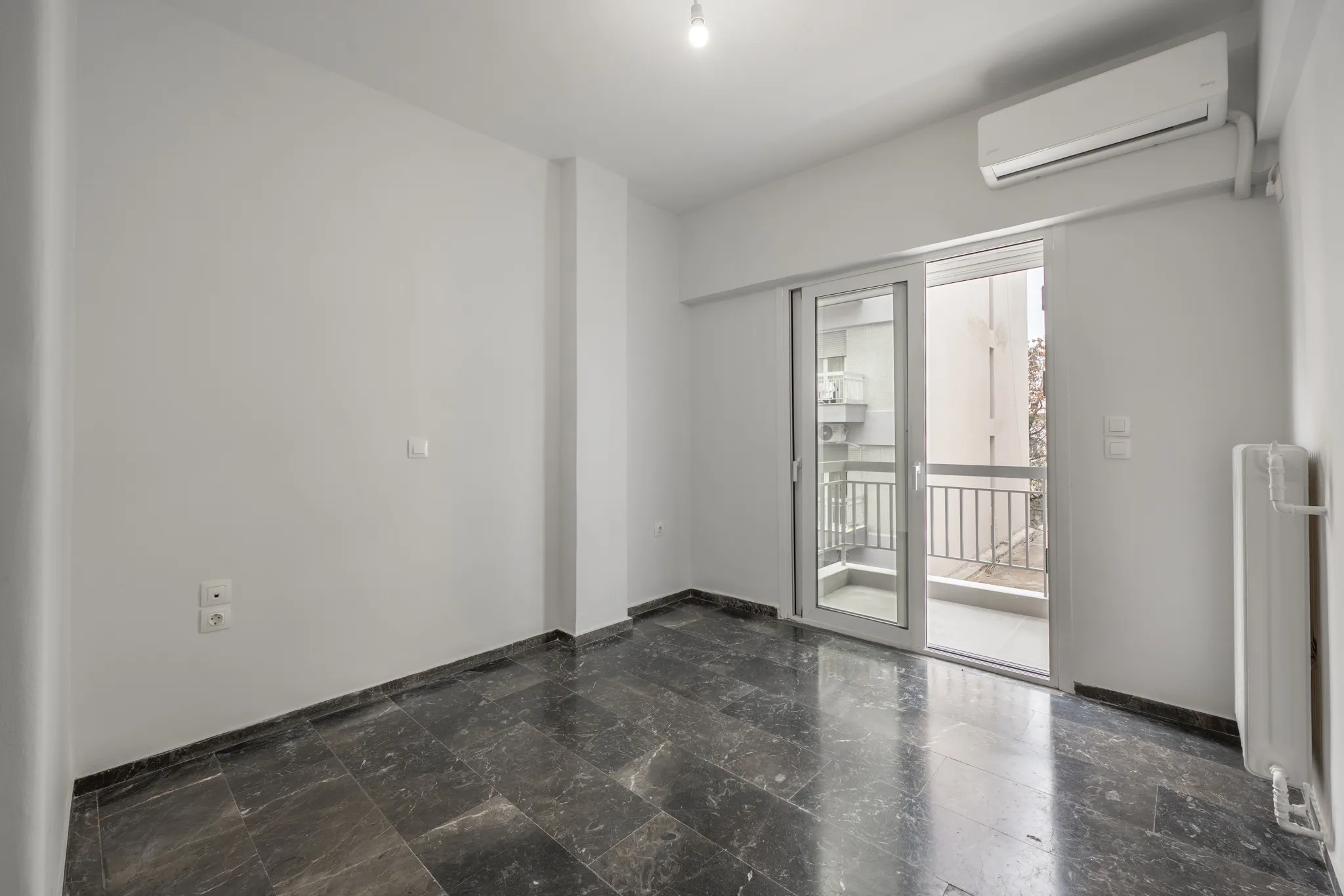 listing card gallery