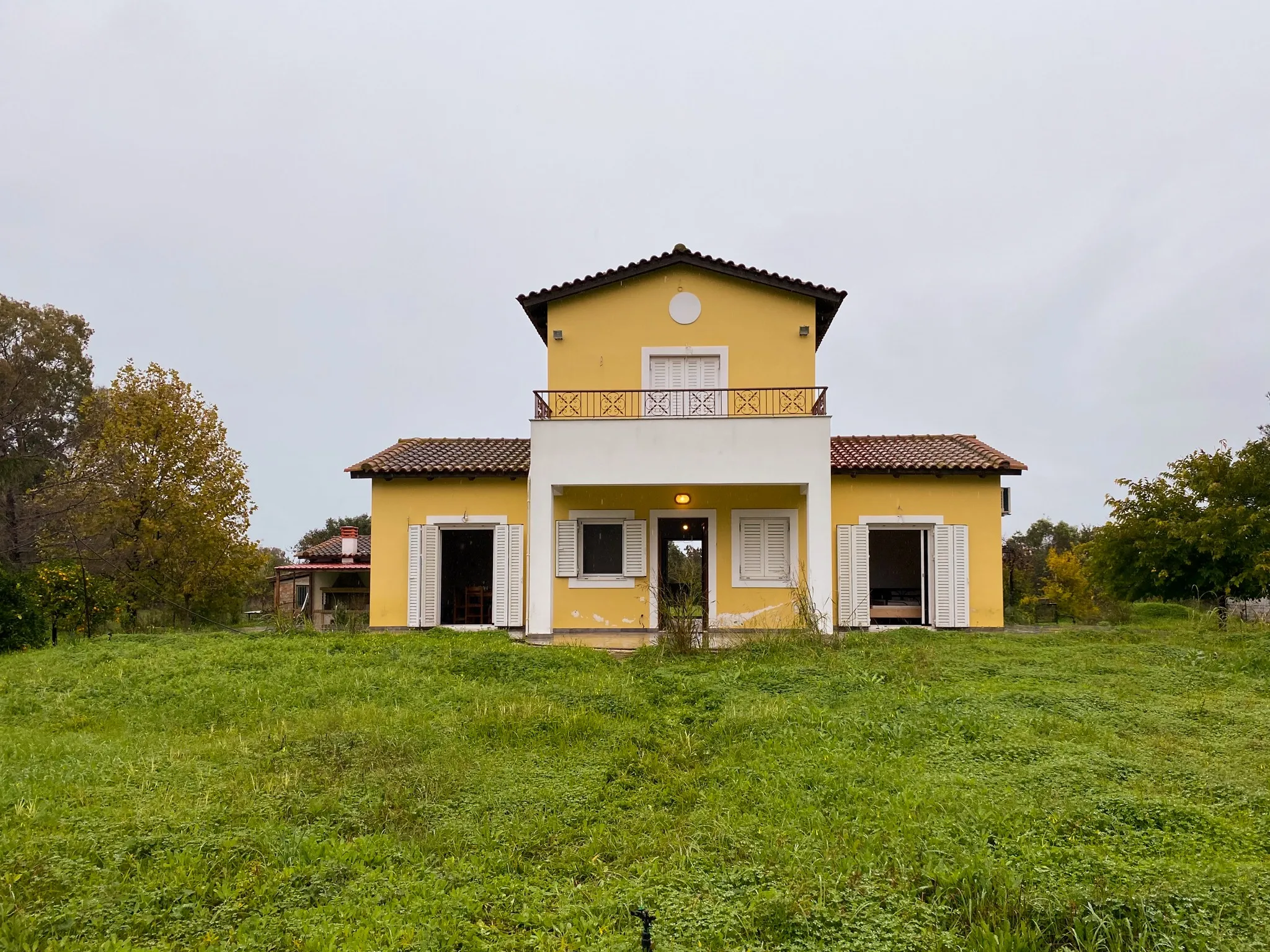 listing card gallery