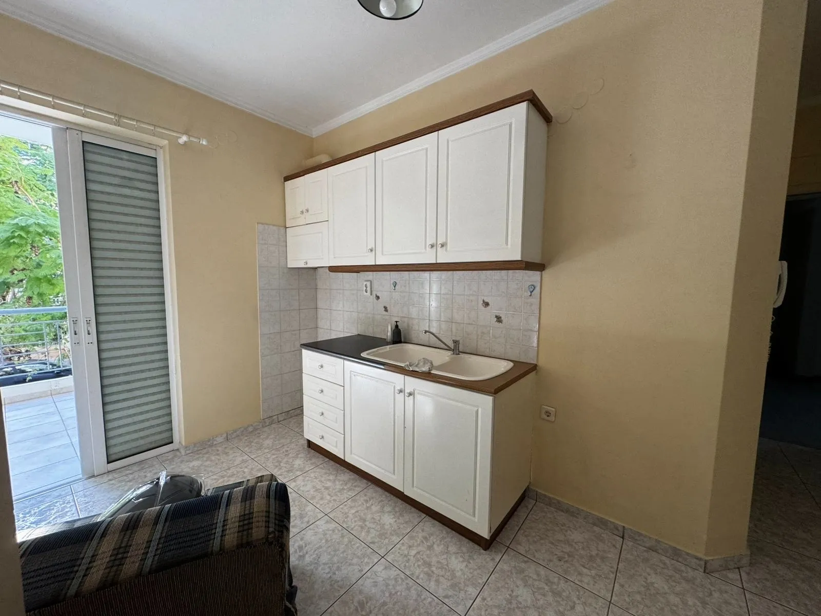 listing card gallery