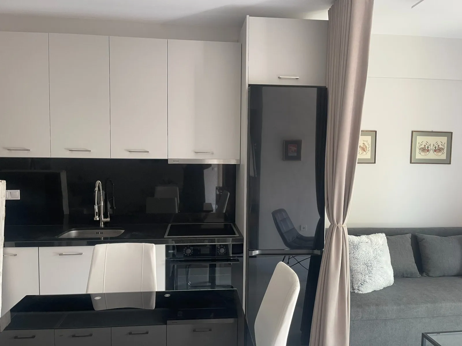 listing card gallery